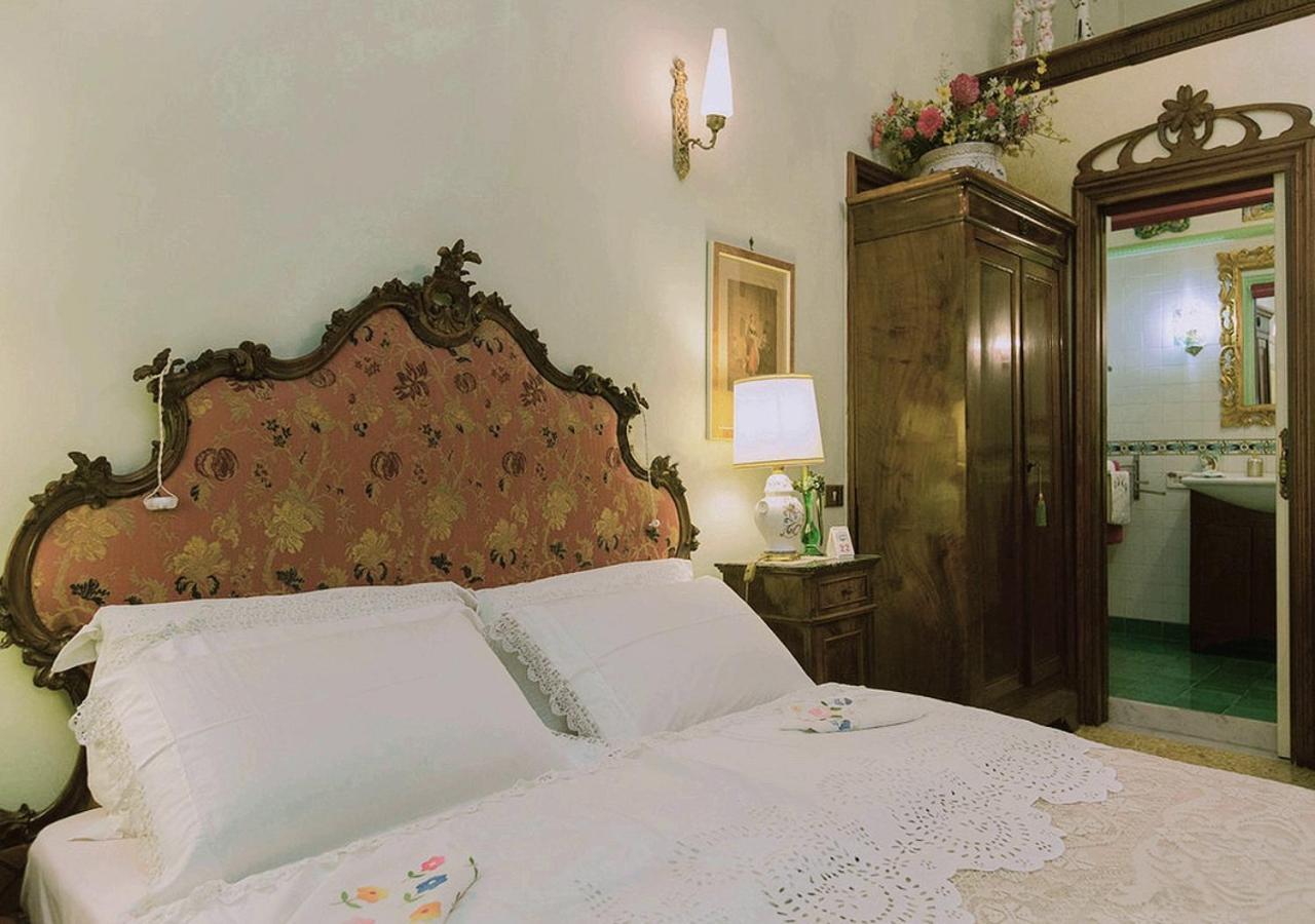 B&B Atmosfere Del Centro Storico Nápoles Habitación foto